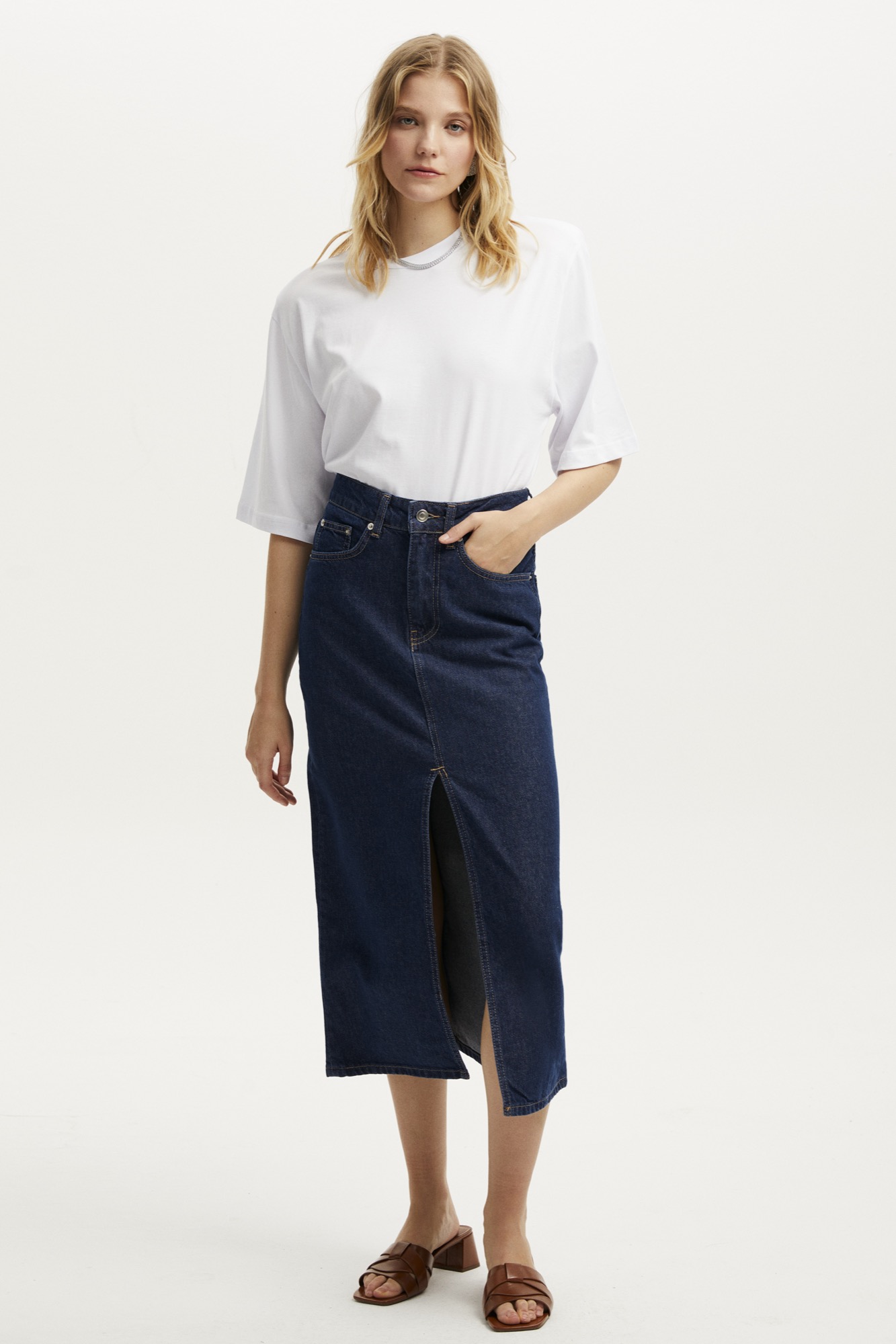 Önden Yırtmaçlı Midi Denim Etek