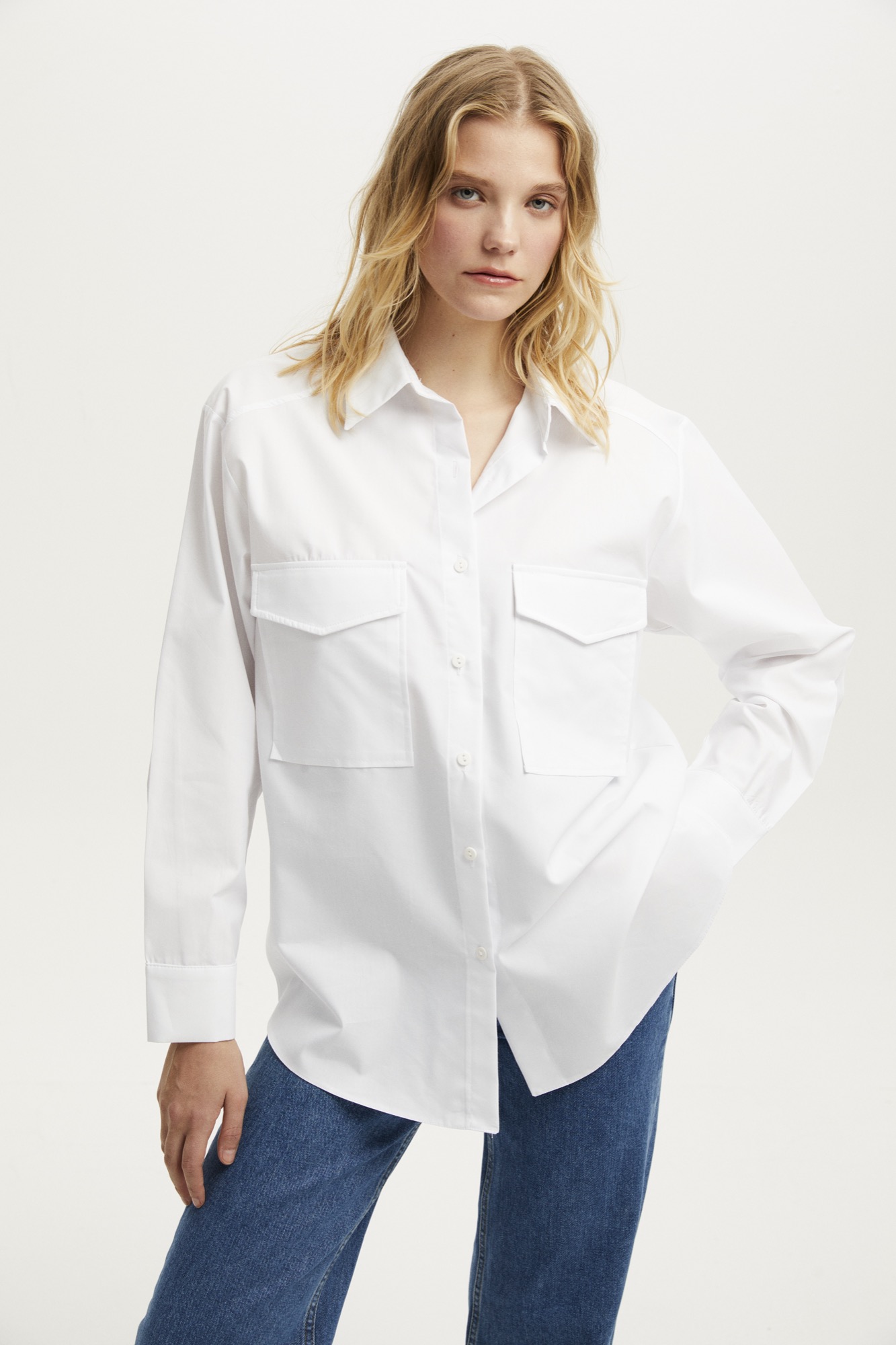 Oversize Cep Detaylı Gömlek