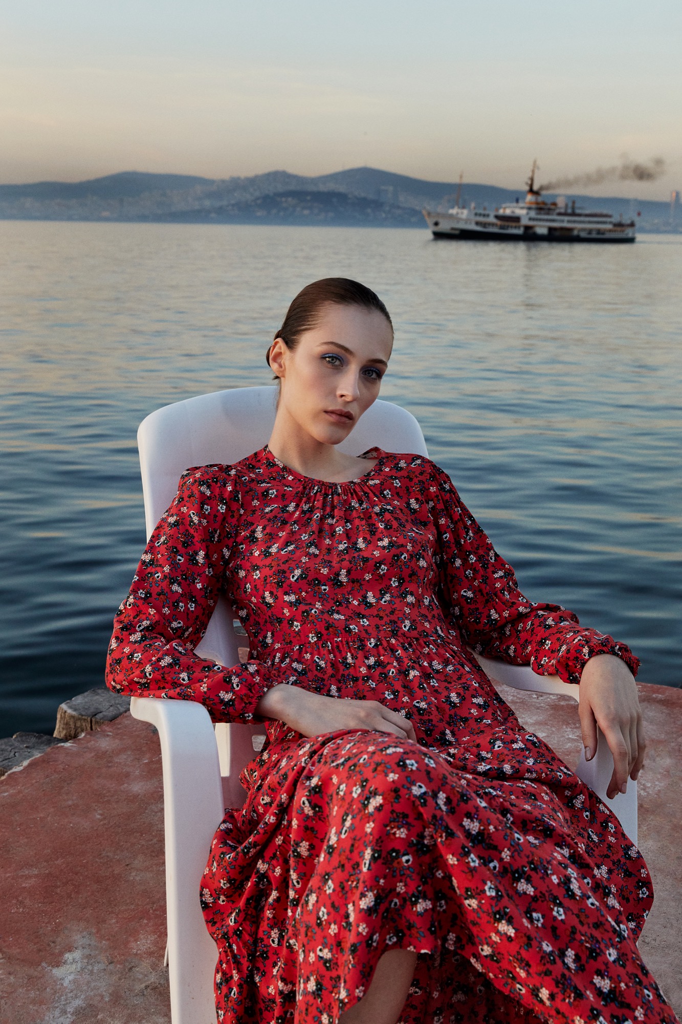 Çiçek Desenli Midi Elbise